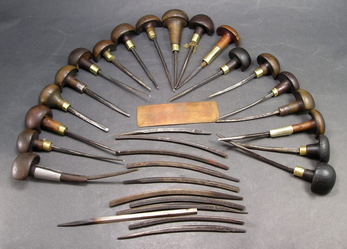 Set of hand graver tools.