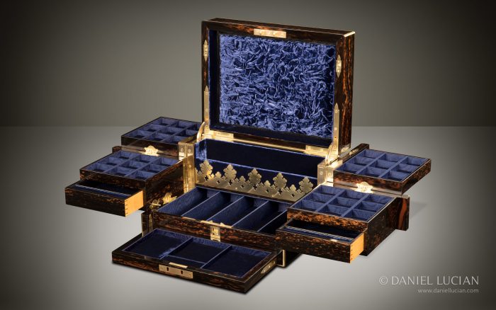 Antique Jewellery Box in Coromandel with Betjemann Patent Mechanism, by Jenner & Knewstub.