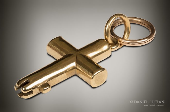 'The Cross Master Key' in 18k Gold, by Bramah.