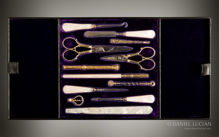 Vanity tool tray from an antique dressing case in rosewood with silver-gilt / gold fittings by Asprey.