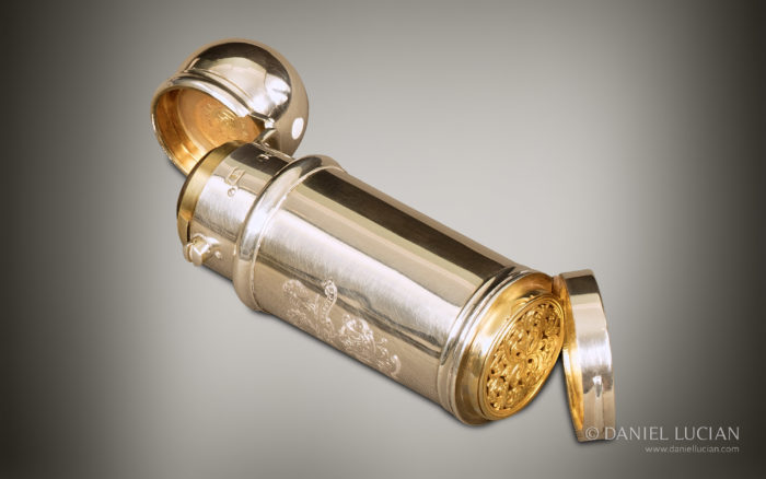 A double-ended silver vinaigrette and perfume bottle taken from an antique dressing case in coromandel, by Jenner & Knewstub, belonging to the Lady Mayoress of London