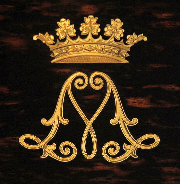 A duke or duchess' crown.