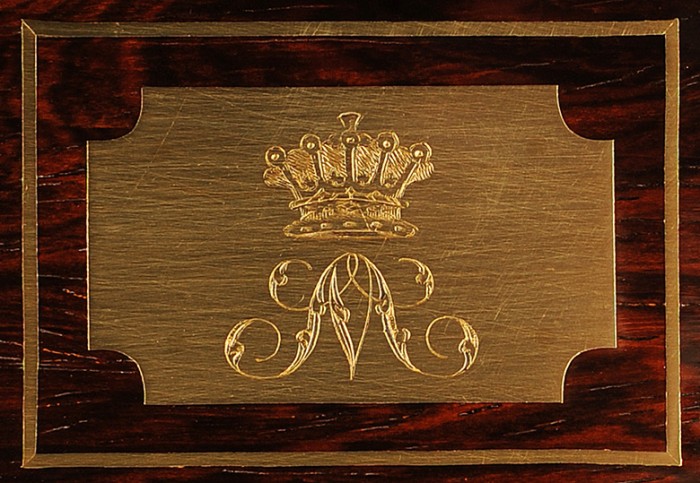 An earl or countess' coronet.