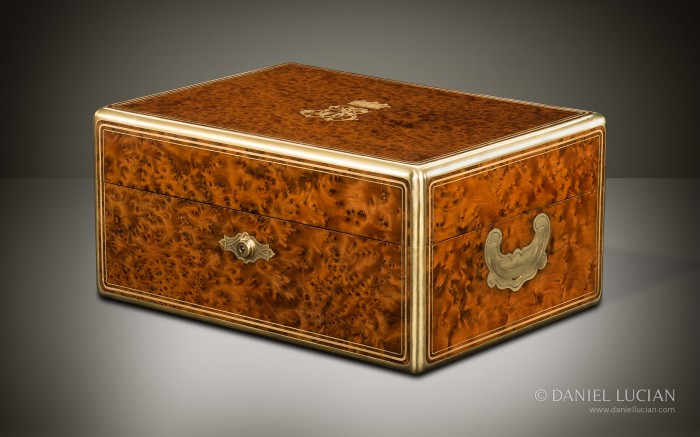 Antique Jewellery Box in Thuya Wood, by Berthet à Paris.